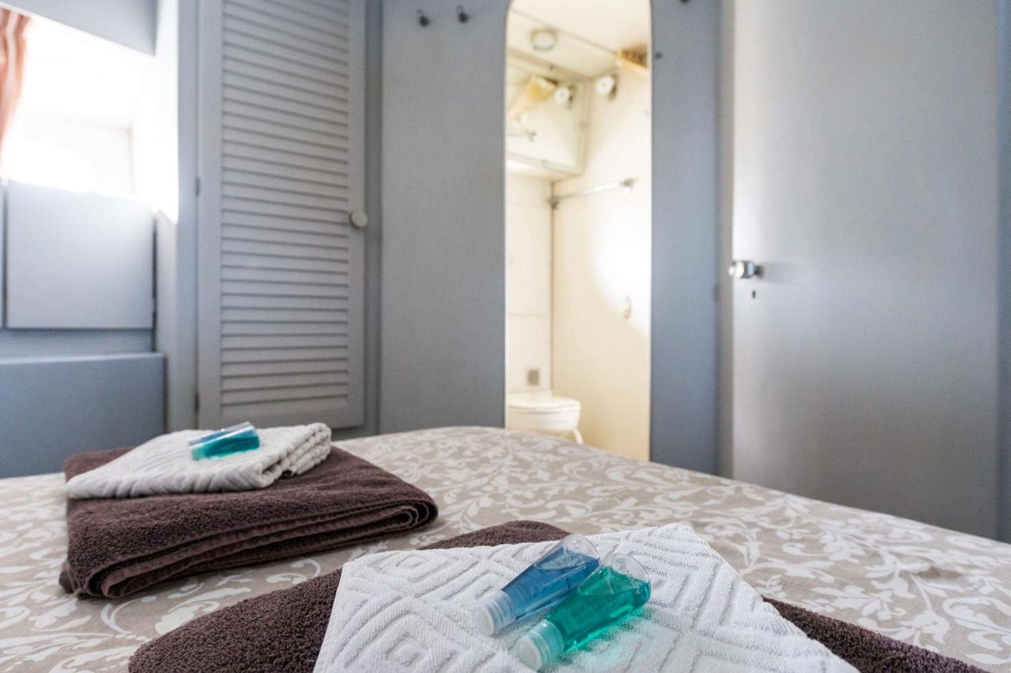 Boat Accommodations Barcelona San Adrián de Besós Zewnętrze zdjęcie