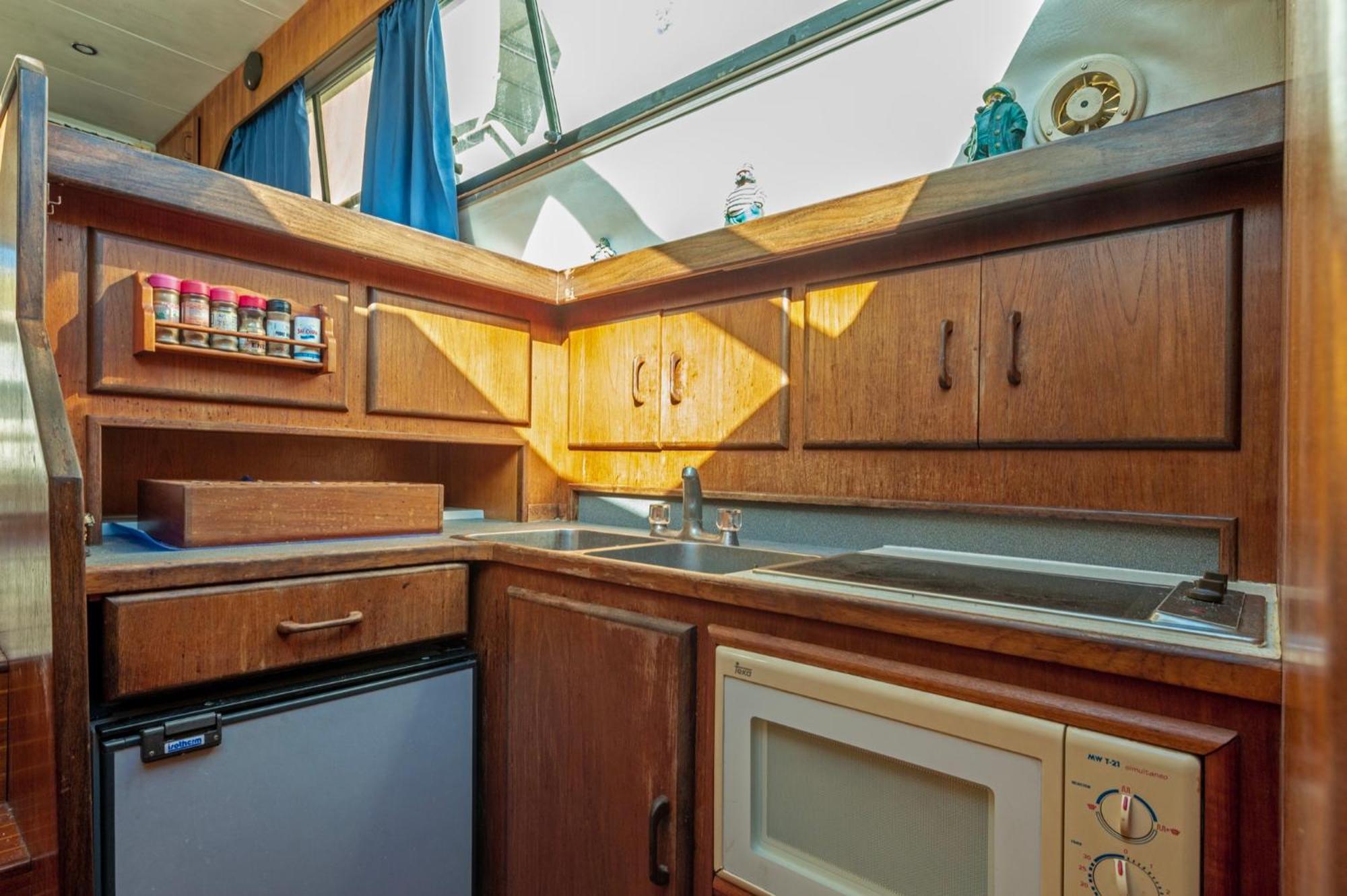 Boat Accommodations Barcelona San Adrián de Besós Zewnętrze zdjęcie