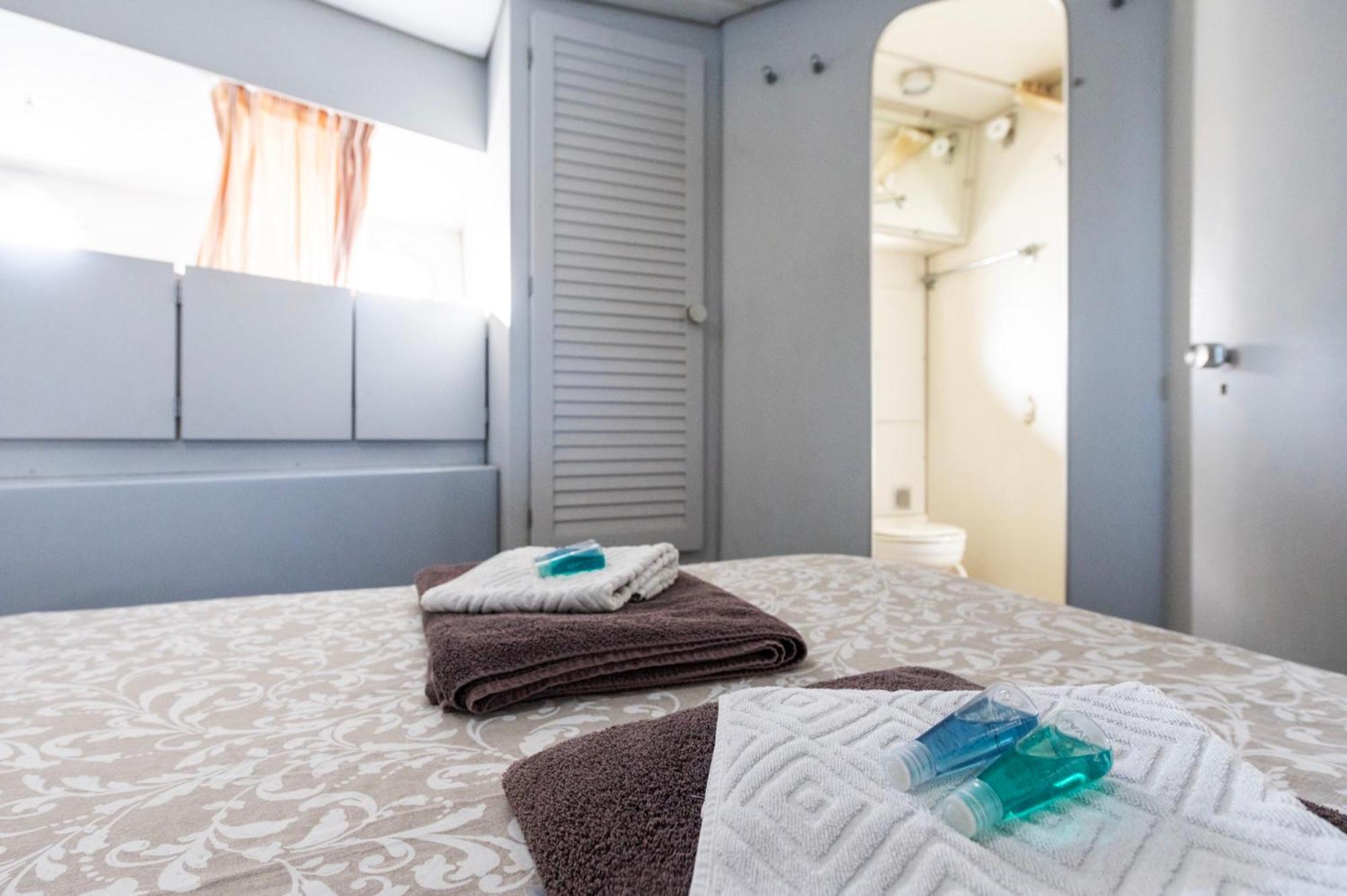 Boat Accommodations Barcelona San Adrián de Besós Zewnętrze zdjęcie